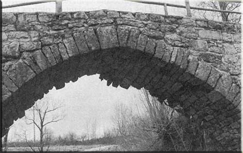 le pont romain à la Cheverie